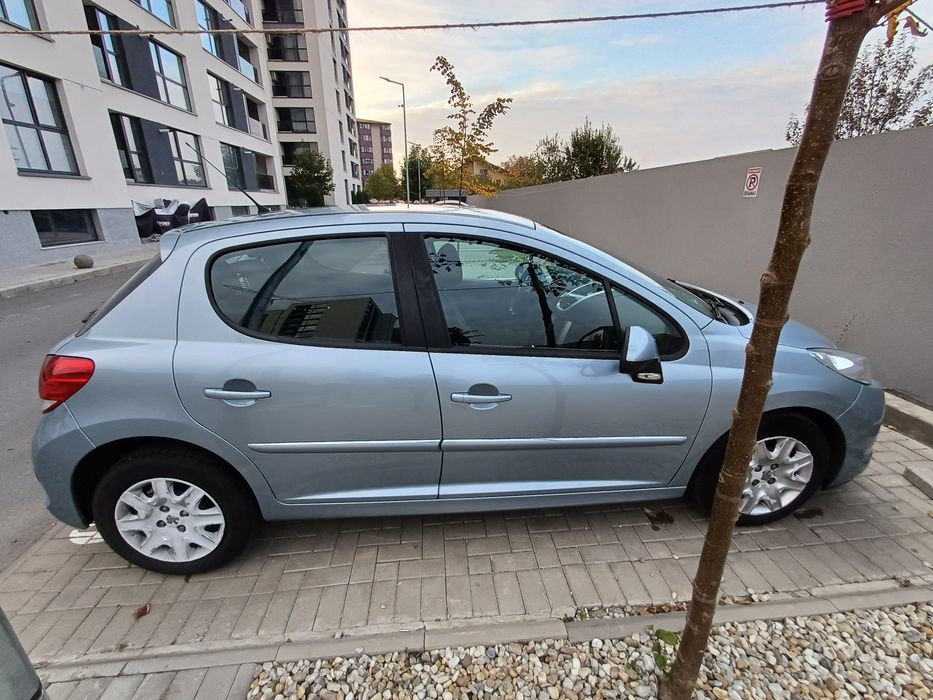 Peugeot 207 1,4 benzină