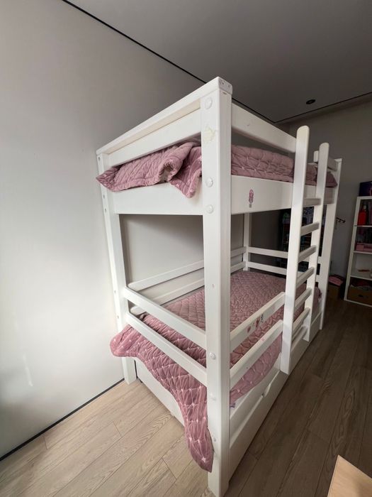 Двухъярусная детская кровать