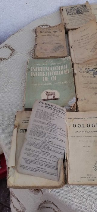 ofer  spre  vanzare  carti   din  perioada  1921  1928  30 lei