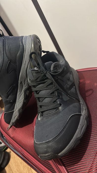 Кроссовки в отличном состояние!