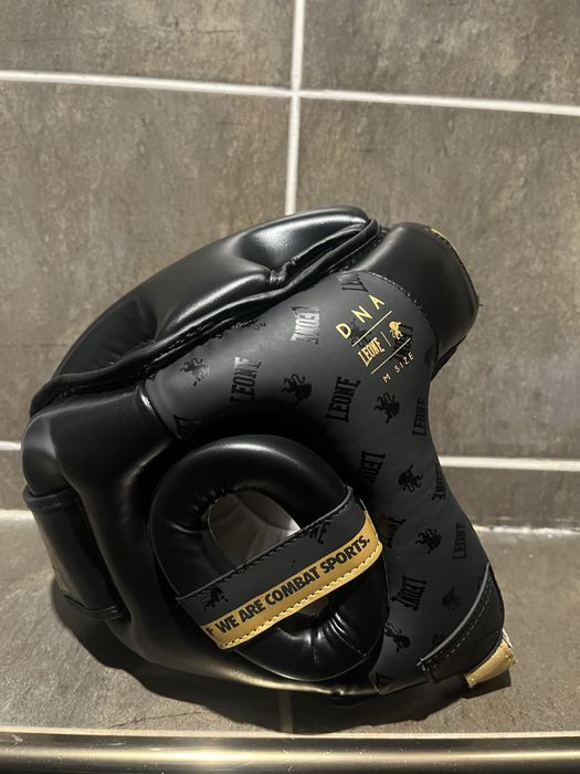 Боксова каска Leone