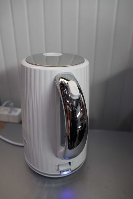 Кана Russell Hobbs Eden1.7L, осветен превключвател, Лек ДЕФЕКТ