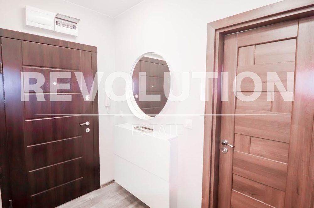 Дава се под наем Тристаен апартамент в Варна, Център - 100 кв.м за 1000 € - Снимка #13