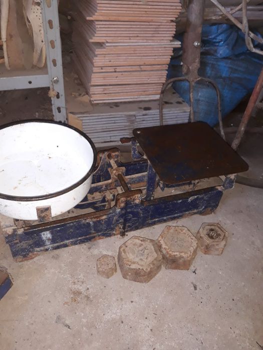 Vând cântar cu talere și greutăți