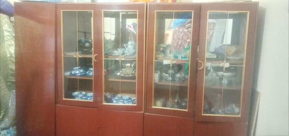 Mexmonxona mebel sotiladi judda ajoyib ixxcham chiroyli kup narsa keta