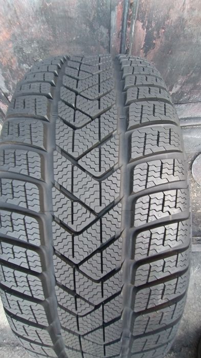 245/45/18 Pirelli Дот 0424