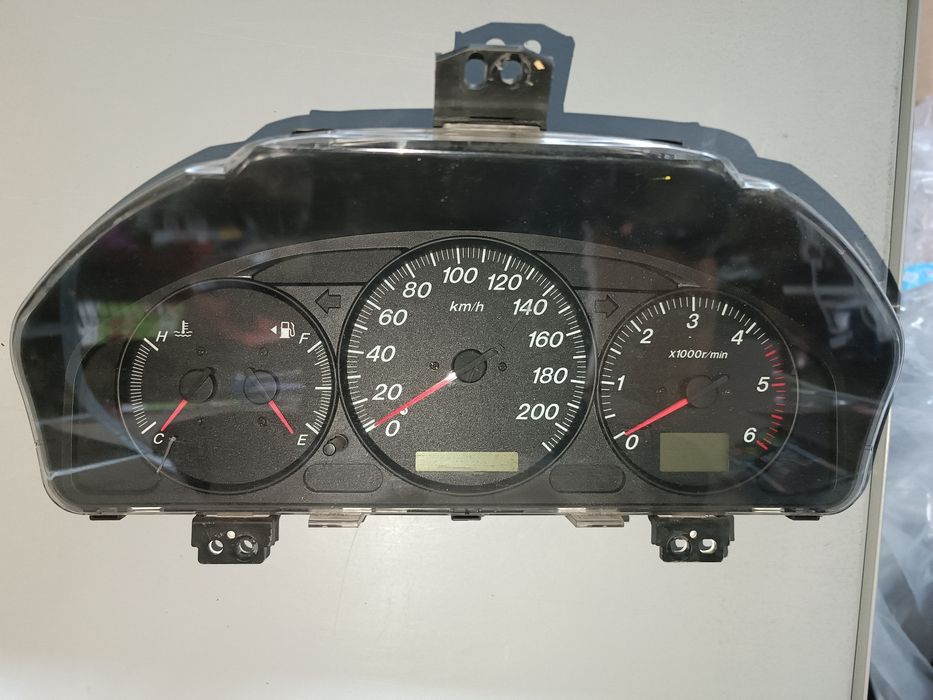 Табло за Mazda MPW 2.0 dizel 2003г