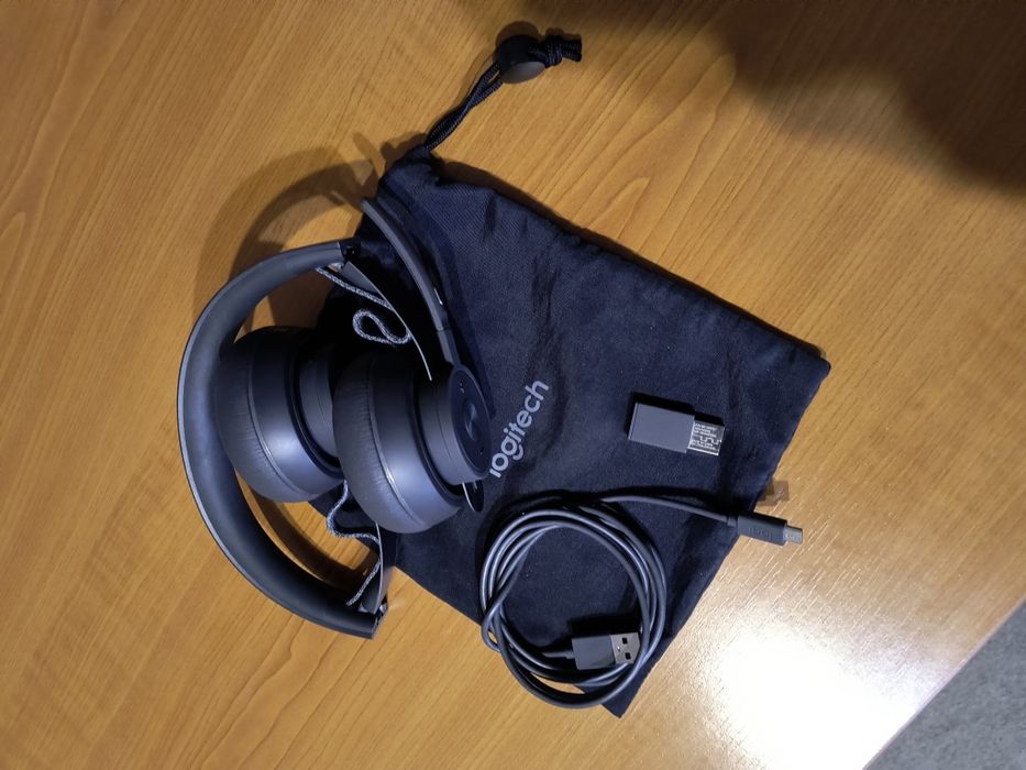 Casti LOGITECH Zone wi-fi Plus, cu bluetooth si microfon