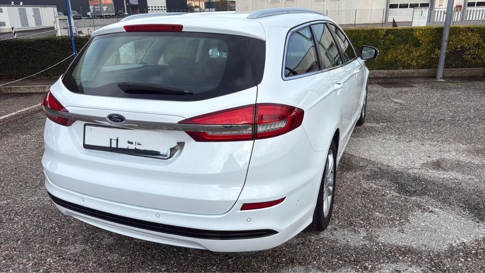 FORD Mondeo 2019 — imagine 1