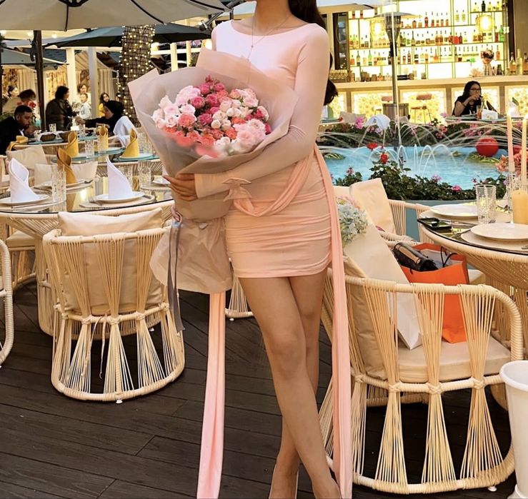 Розовое мини платье