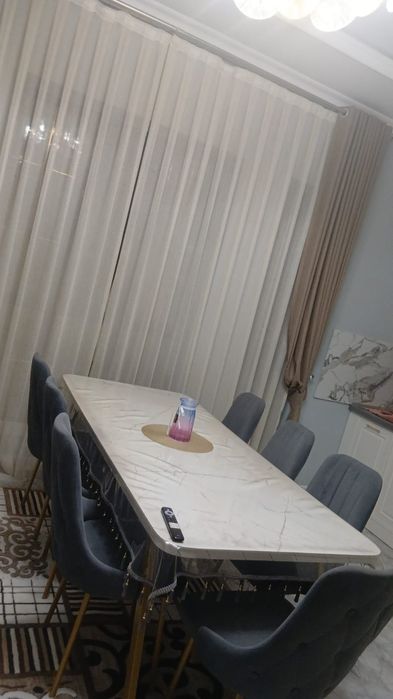 Продаётся стол со стульями