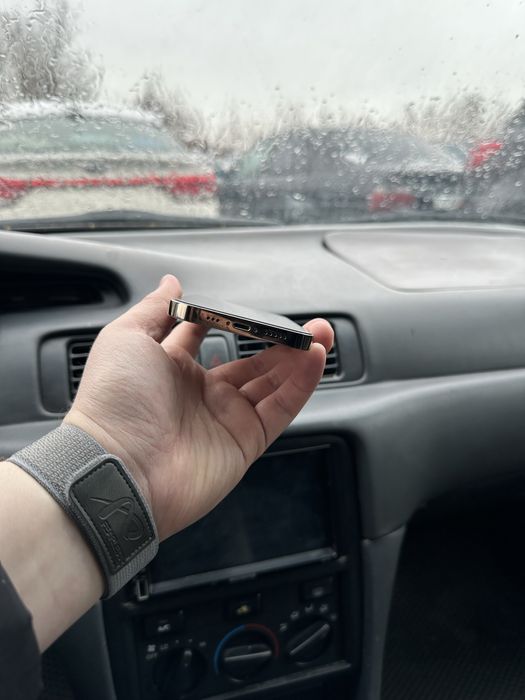 Продам iphone 14 pro