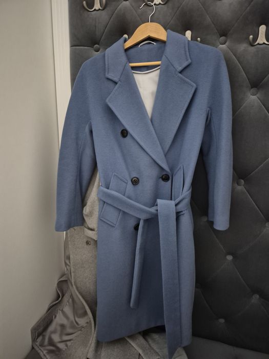 Продам пальто осенние