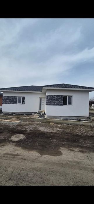 Ofer spre vanzare Case Noi Semifinisate in Madaras