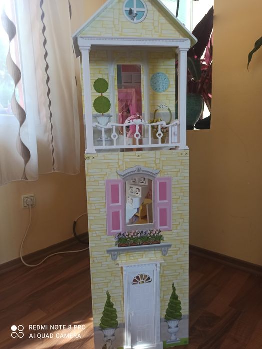 Дървена къща за кукли- Кайли KidKraft