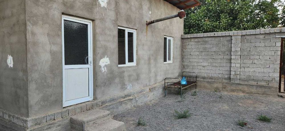 Parkentdagi dala xovlimga ijaraga oila qo'yaman