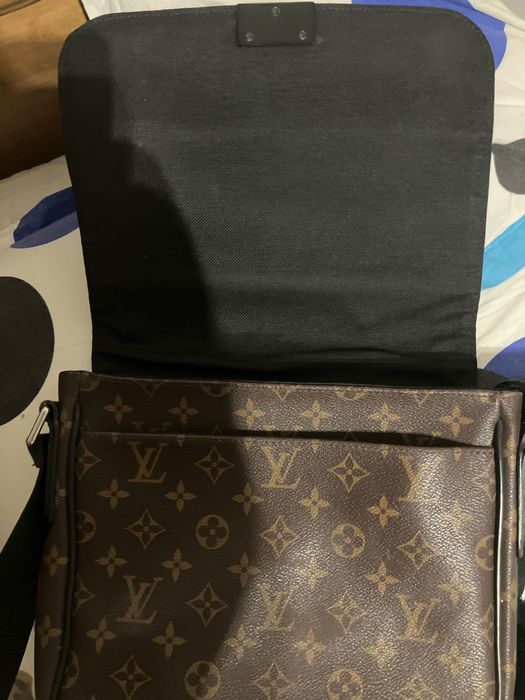 Чанта  Louis Vuitton закуплена От Италия,Малко употребявана