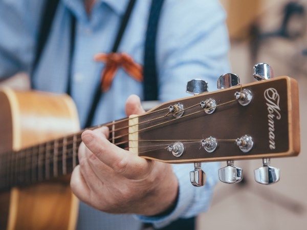 Уроки игры на гитаре - Караганда