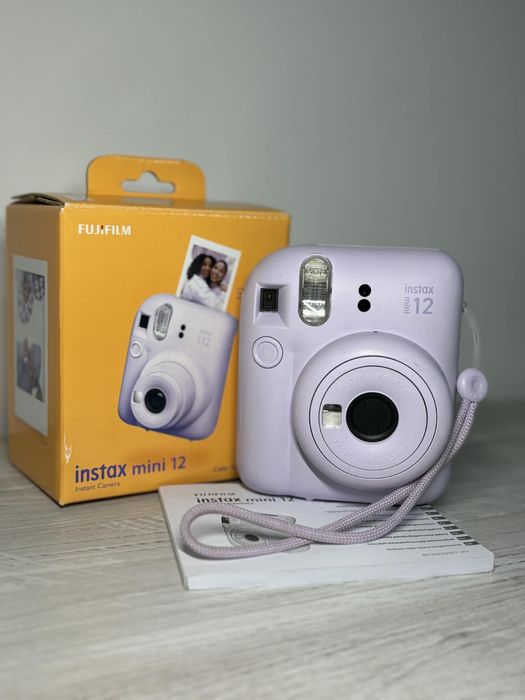 Aparat foto cu poze instant