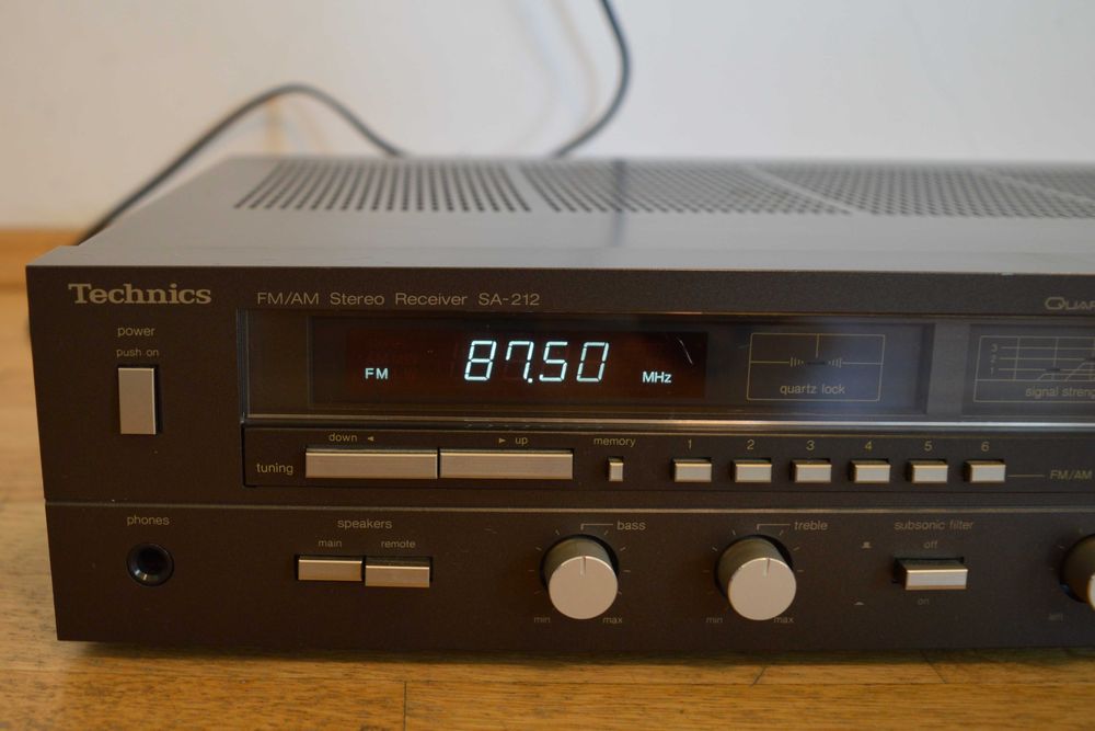 Hi Fi стерео ресийвър Technics SA-212 Made in Japan