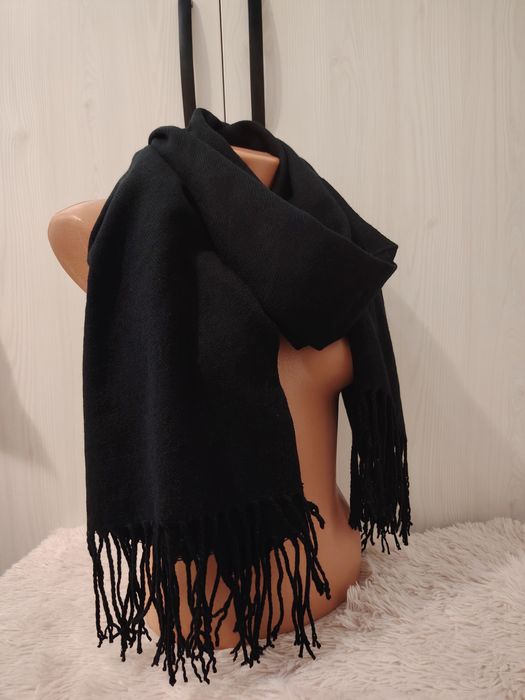 Fular gros tip sal, negru, cu franjuri