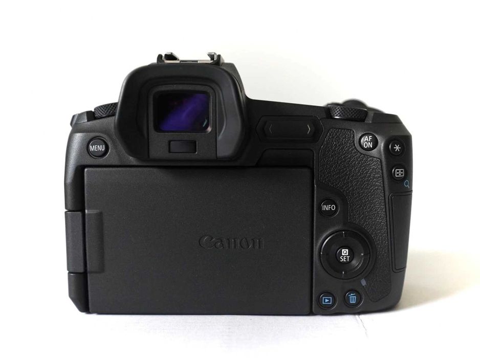 КАТО НОВ! Canon EOS R + обектив RF 24-105 f4 L IS USM,само 3400 кадъра