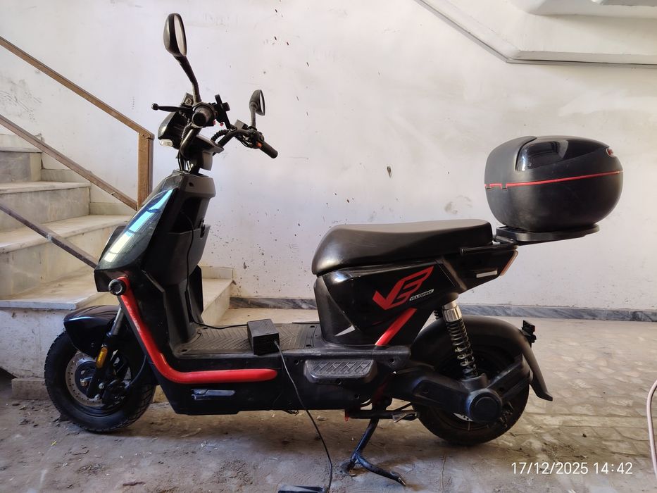 Skuter (Скутер) Velomax W16 model