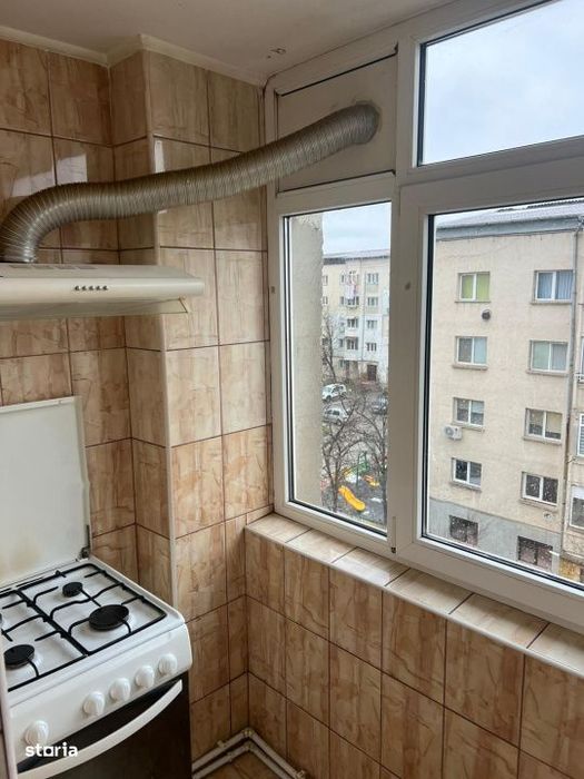 Apartament 3 camere, 70 mp, Bals zona Jiu
