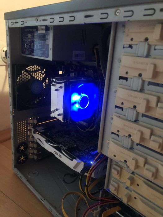 Calculator AMD FX8350 ,ASUS GTX1060 6gb,16 GB ram,Monitor Philips 21''