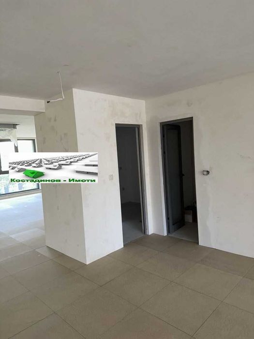 Дава се под наем Офис в Пловдив, Кючук Париж - 221 кв.м за 1440 € - Снимка #4