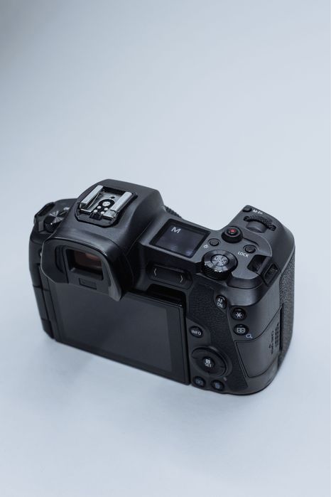 Продается Canon Eos R