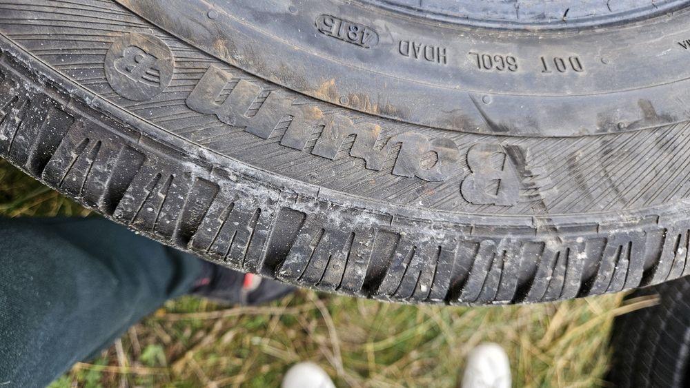 4бр гуми 215 65 16С барум