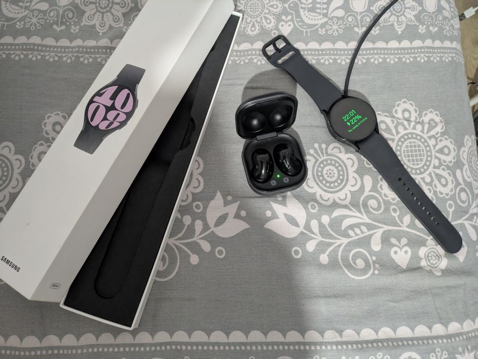 Smartwatch samsung galaxy watch 6 de 40 mm si casti galaxy buds live