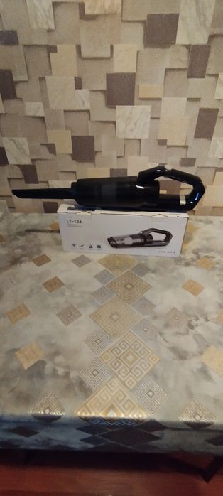 Продаётся  беспроводной пылесос новый