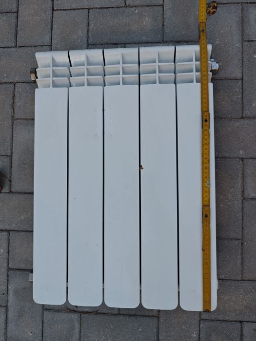 Продавам алуминиев радиатор размери височина 57см на ширина 41см