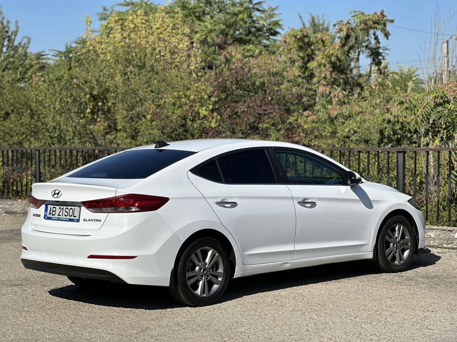 HYUNDAI Elantra 2018 — imagine 4