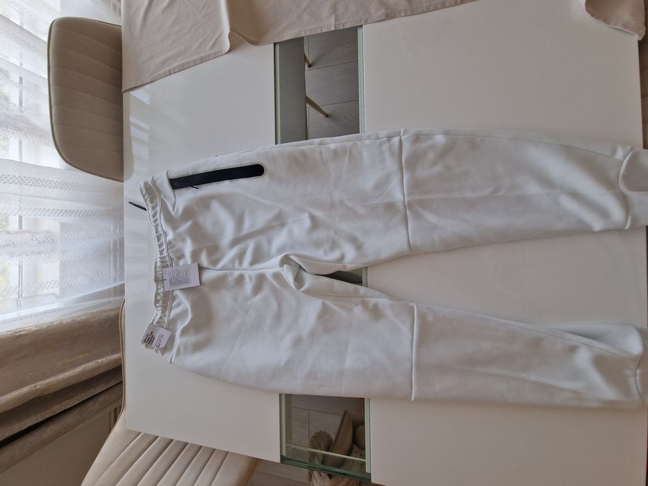 Pantaloni Nike Tech