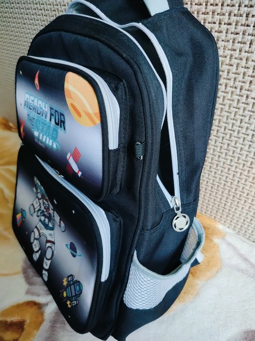 Продам рюкзак школьный