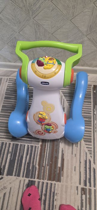 Продам детские ходунки chico