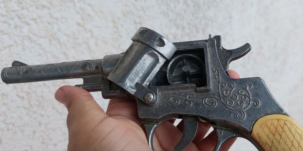 Игрушечный пистолет СССР