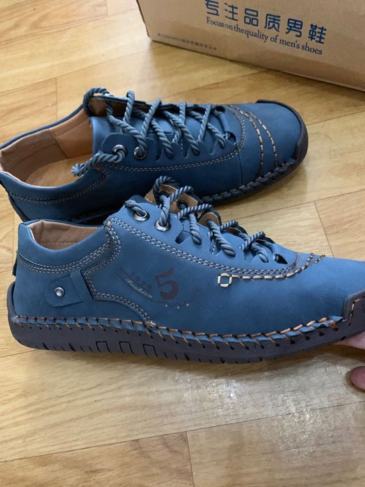 Спортивные кроссовки новые