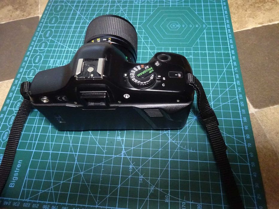 Aparat foto pe film 35 mm Yashica 109 Multi Program  SLR Camera