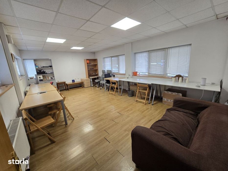 Casa la curte individuala Sector 4 (M Eroii Revolutiei)