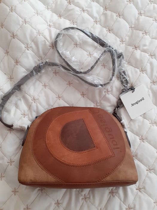 Чанта Desigual - нова