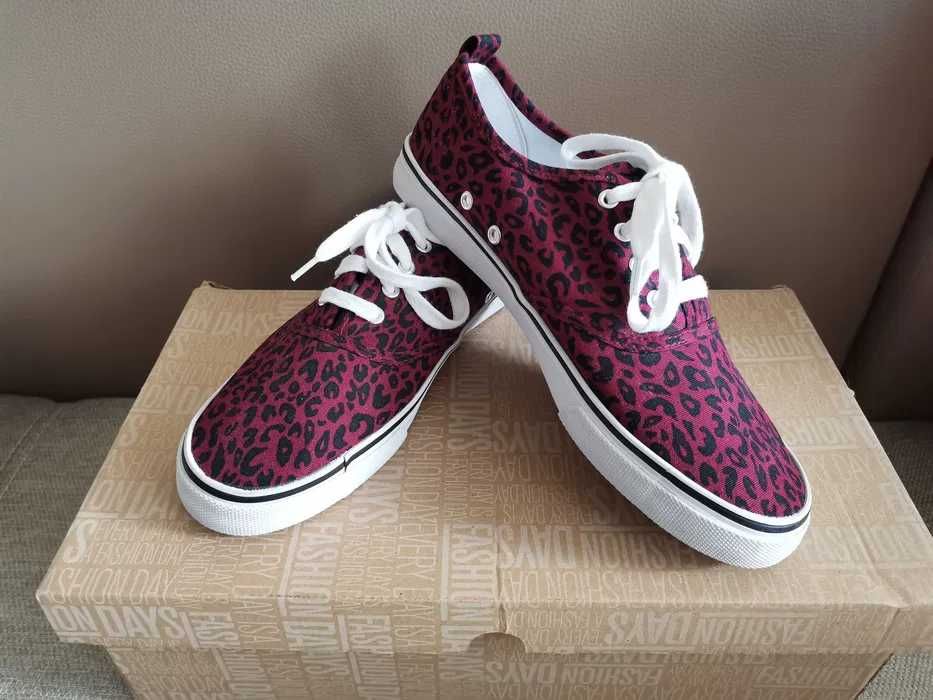 Converse и др.; уникални кецове, н.39-40