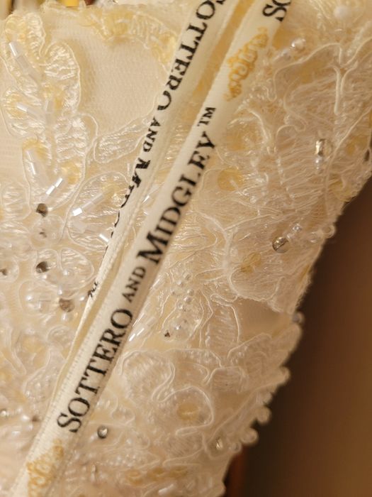 Rochie de mireasa Soterro and Midgley