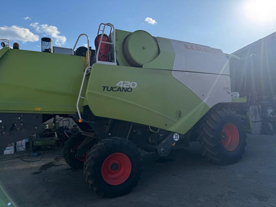 De vanzare 2 combini claas