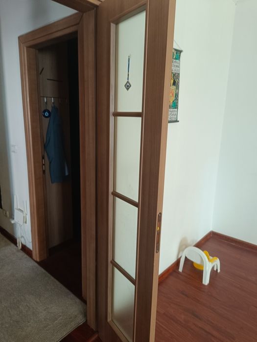 Продам межкомнатные двери 8 шт