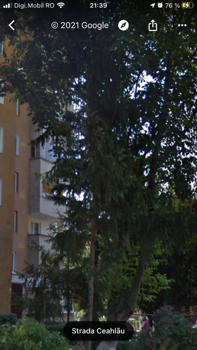 Vand apartament cf.1 cu 3 camere in Dambu , str. Ciucas et. 4/10