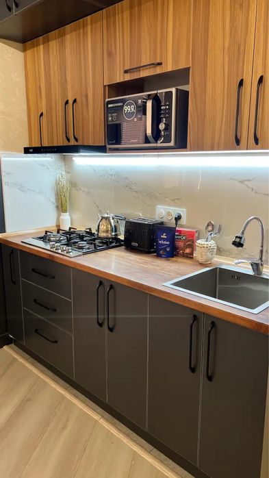 Сдается 2 ком квартира посуточно на батысе